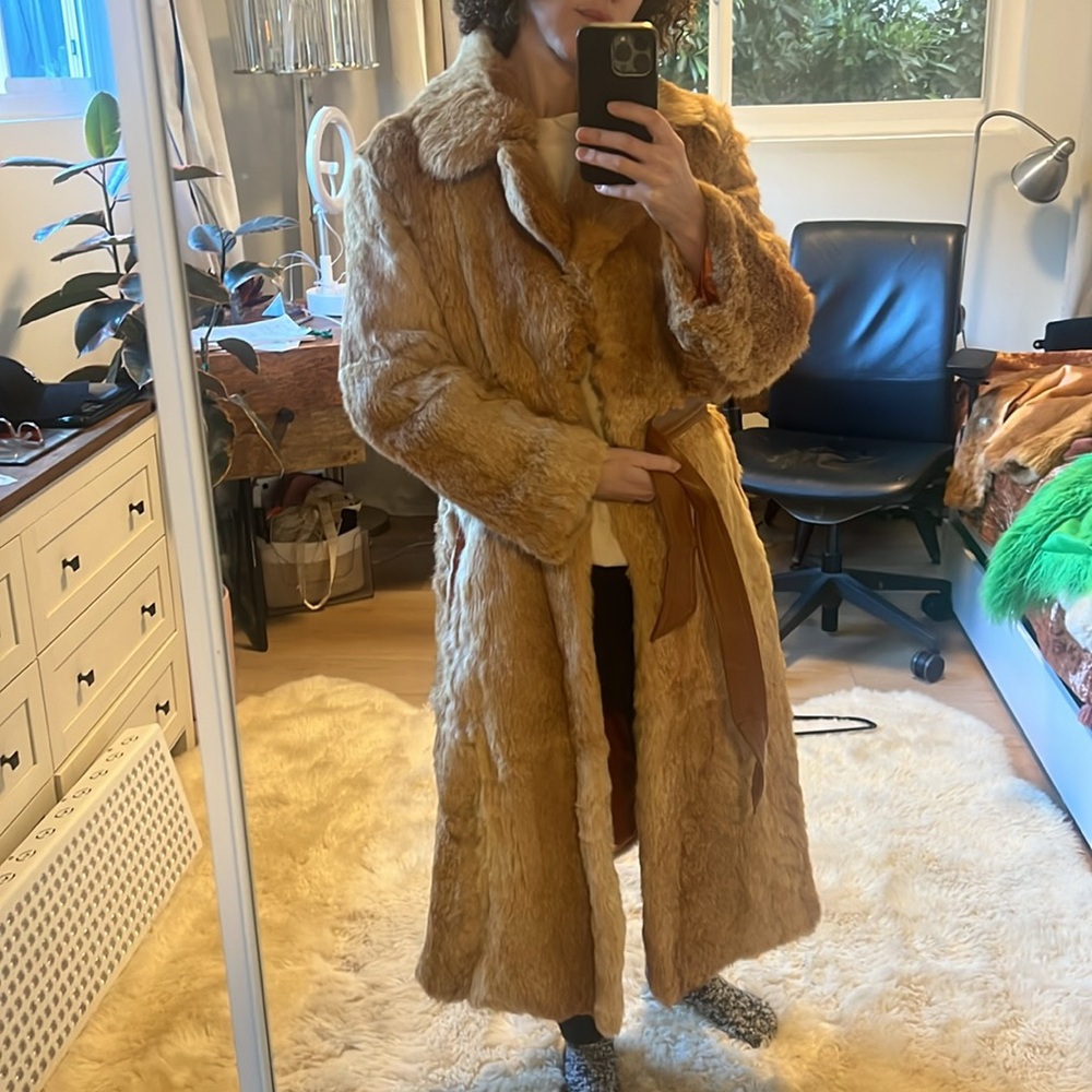 Women's full length Real Fur Coat - Beige brown - Picture 7 of 7